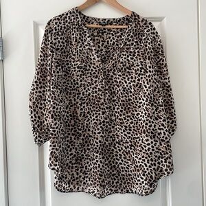 EC Torrid Animal Print V-Neck Short Sleeved Top - Size 2 (XXXL)